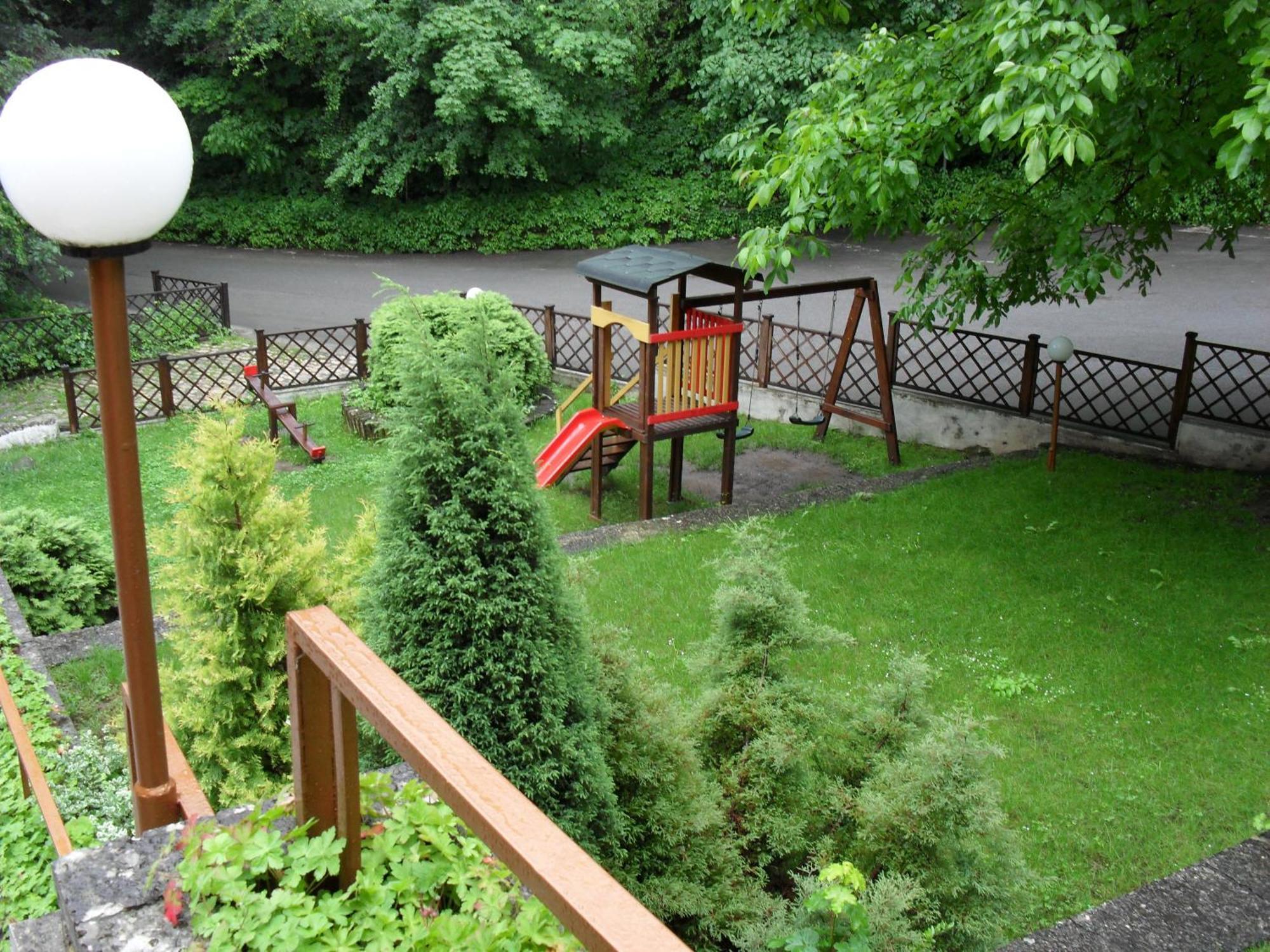 Family Park Hotel Kyoshkove شومن المظهر الخارجي الصورة
