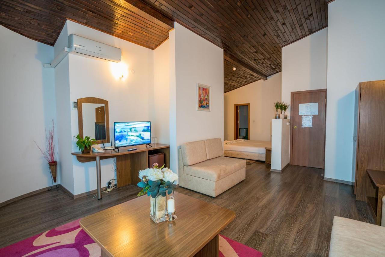 Family Park Hotel Kyoshkove شومن المظهر الخارجي الصورة